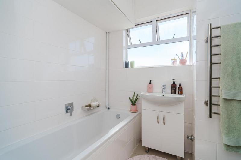 2 Bedroom Property for Sale in Kenilworth Western Cape